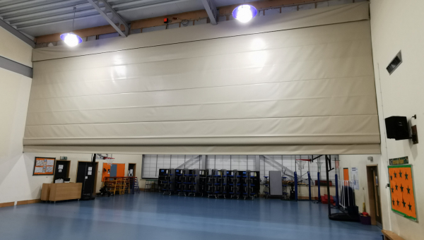 Style divides Scottish school hall with Multiroll