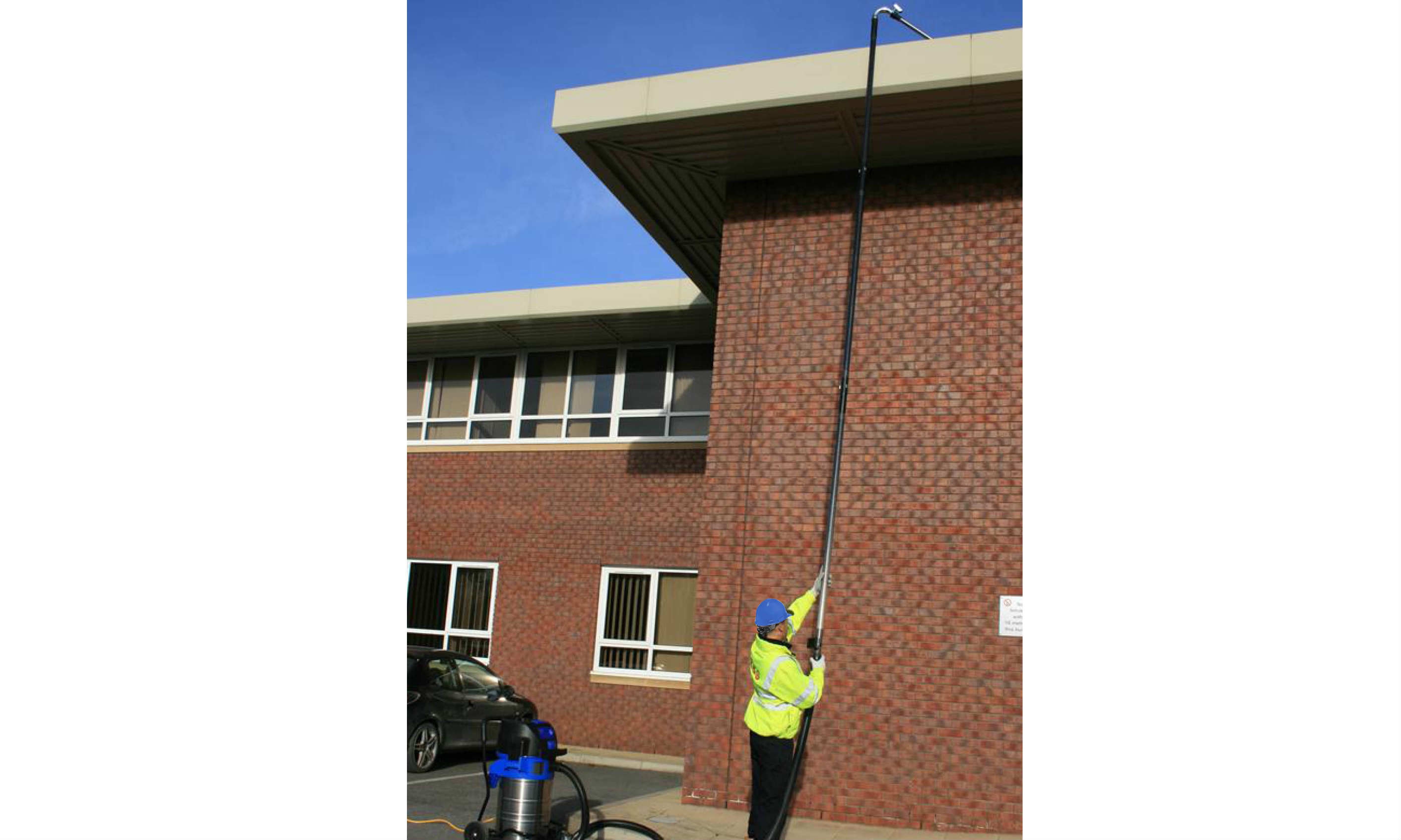 Expert Gutter clearing, with less hassle, less mess and less risk!