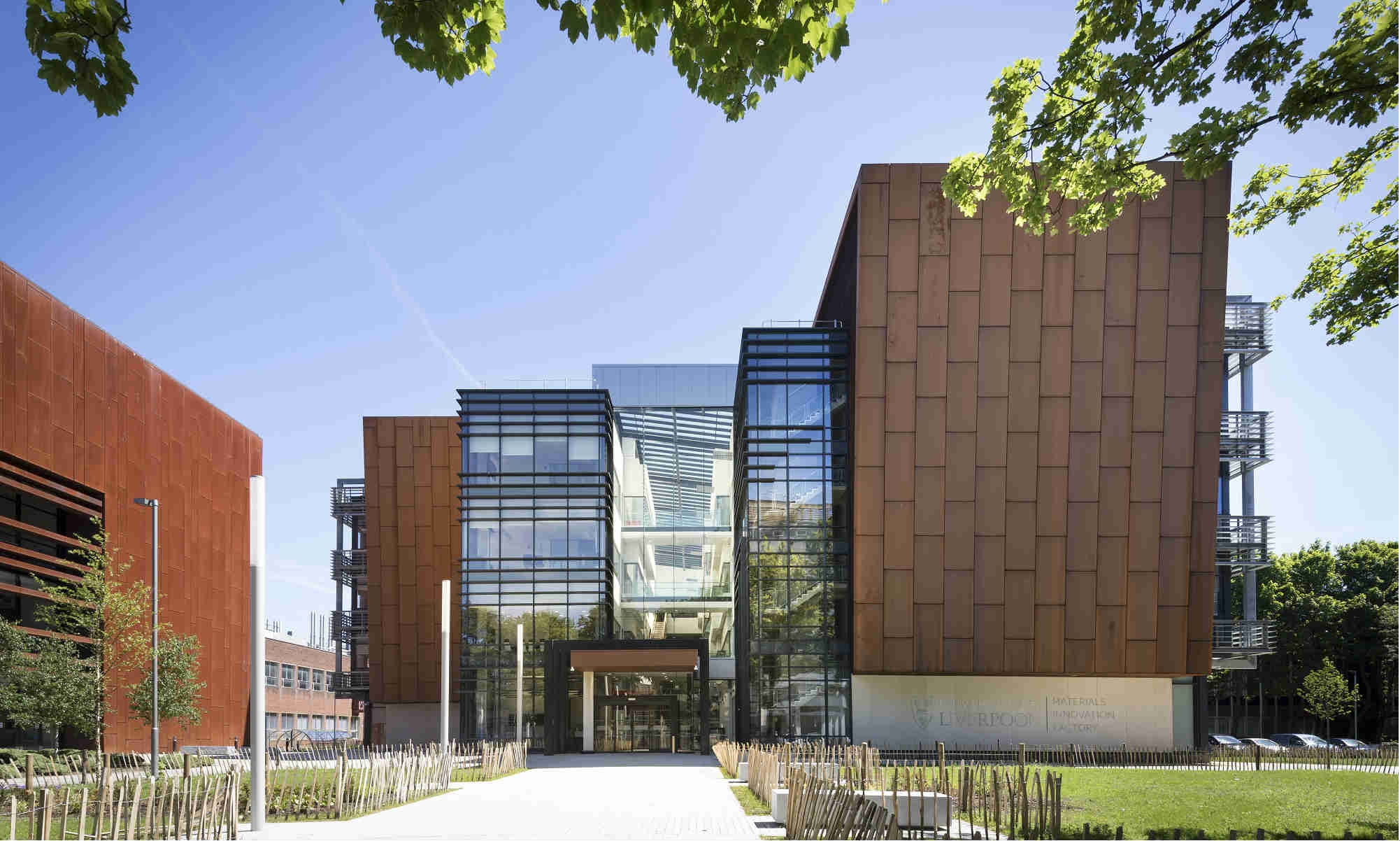 Cutting edge glazing for world class materials science facility